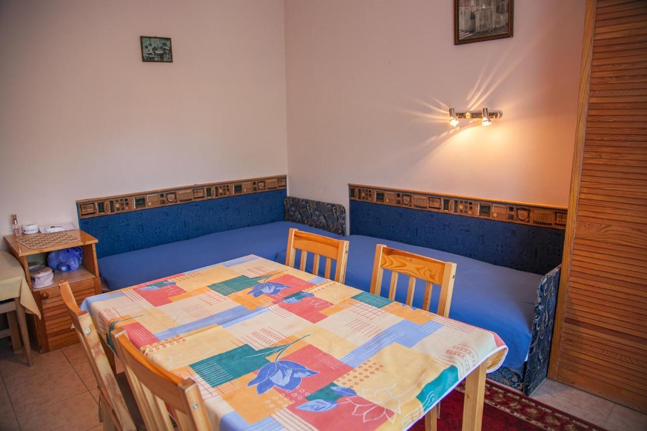Izabella Panzio Bed & Breakfast Hajduszoboszlo Exterior photo