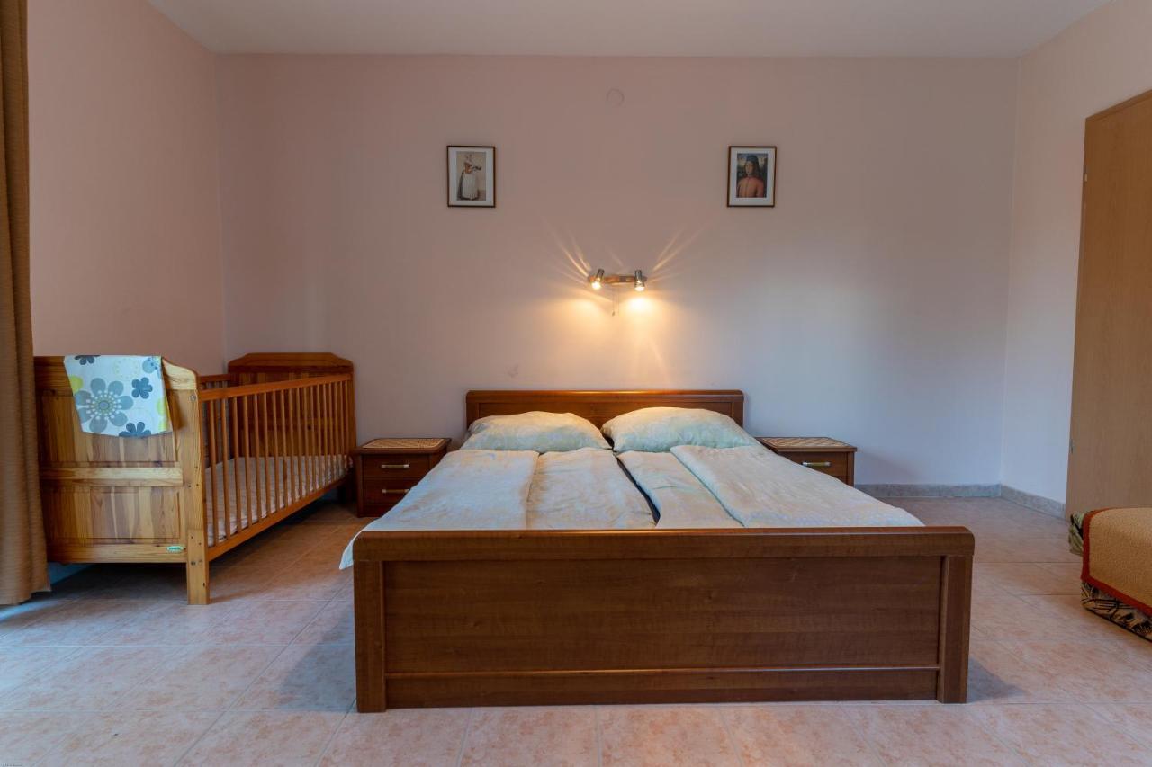Izabella Panzio Bed & Breakfast Hajduszoboszlo Exterior photo