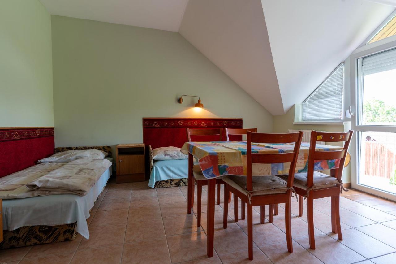 Izabella Panzio Bed & Breakfast Hajduszoboszlo Exterior photo