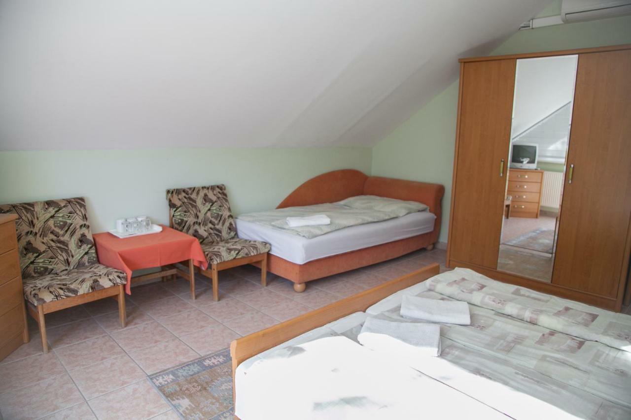 Izabella Panzio Bed & Breakfast Hajduszoboszlo Exterior photo